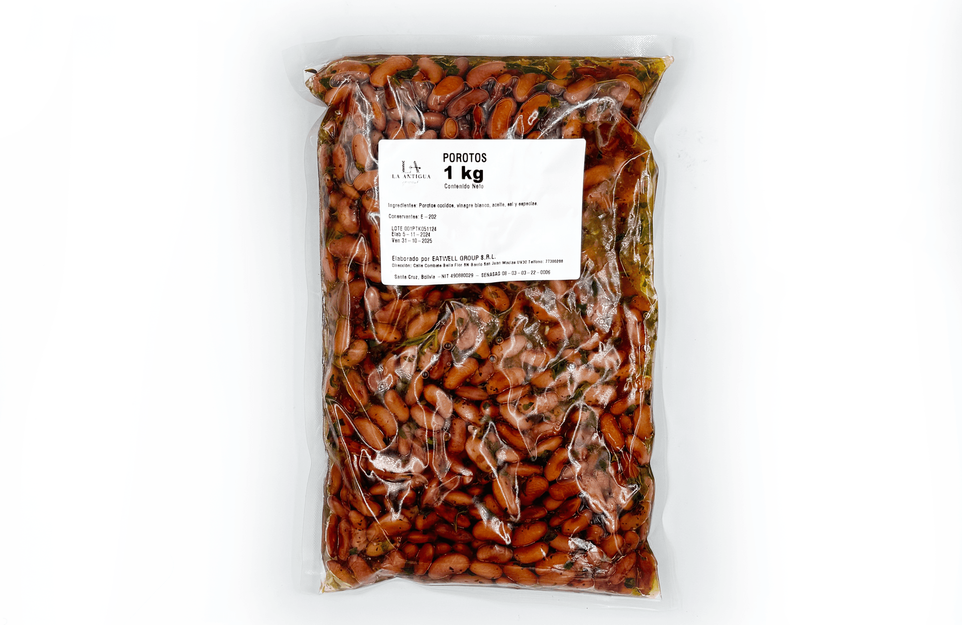 Vacuum-sealed package of 1 kg red beans with a label on top.