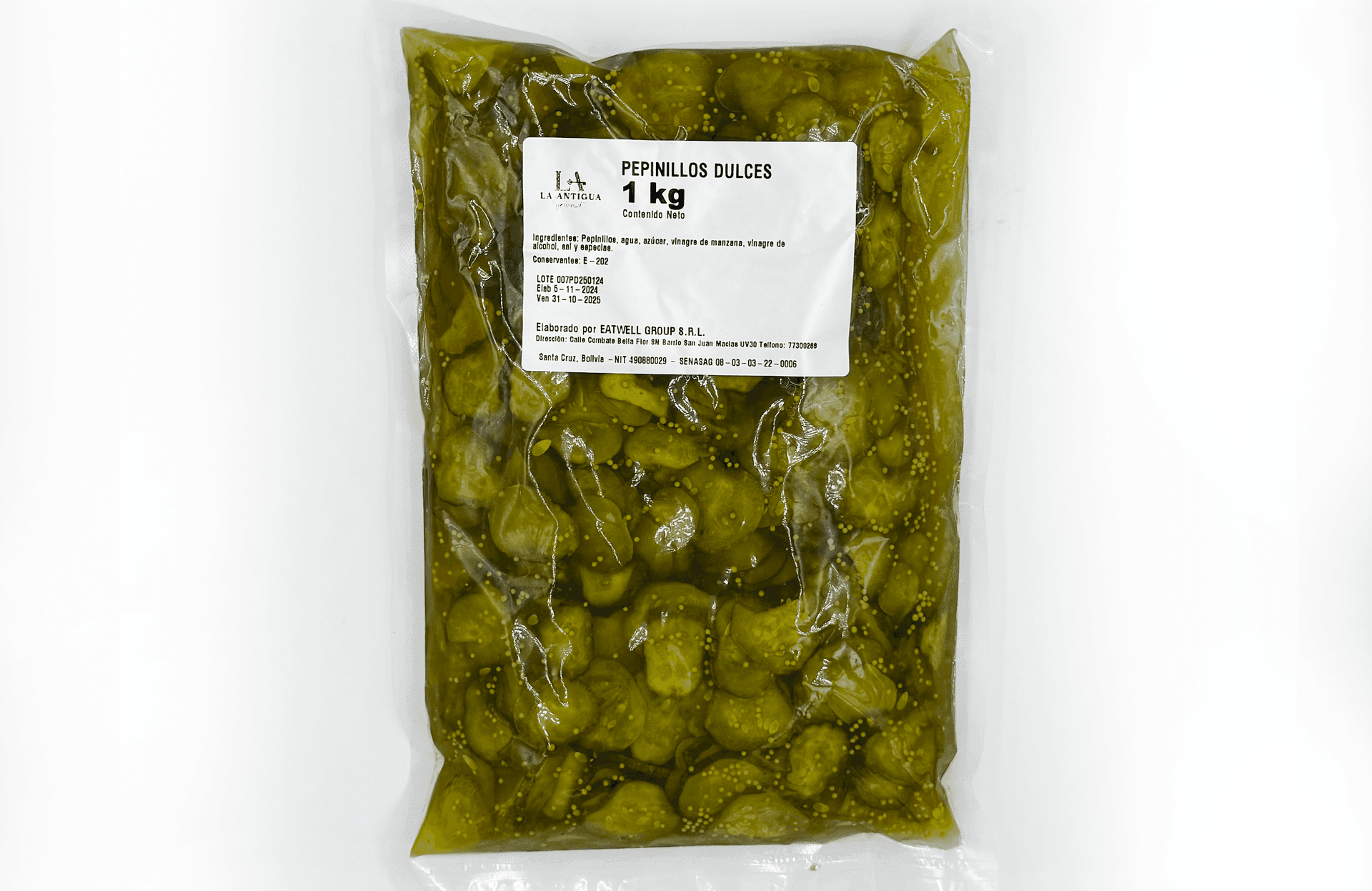 Transparent vacuum-sealed bag of sweet pickles weighing 1 kg with packaging label.